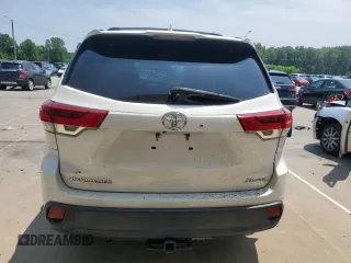 2018 Toyota Highlander SE with VIN 5TDJZRFH9JS559055, listed as a Copart auction lot 60197655 with 114,752 mi miles and Salvage title. Bid and sale history available at DreamBid. Image 6.