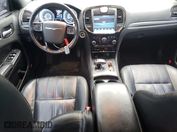 2012 Chrysler 300 S z VIN 2C3CCABG0CH306995, wystawiony jako Copart lot #58811675 z przebiegiem 127 498 mil mil oraz Szkoda całkowita • Salvage title. Historia ofert i sprzedaży dostępna na DreamBid. Obrazek 8.