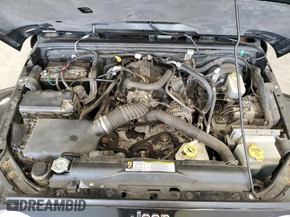2008 Jeep Wrangler Unlimited Sahara with VIN 1J4GA59108L637009, listed as a Copart auction lot 63333705 with 181,778 mi miles and Clean title. Bid and sale history available at DreamBid. Image 12.
