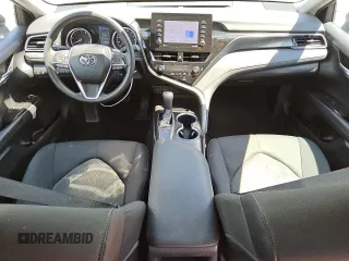 2024 Toyota Camry LE z VIN 4T1C11AK7RU852217, wystawiony jako Copart lot #57436885 z przebiegiem 45 828 mil mil oraz Czysty tytuł • Clean title. Historia ofert i sprzedaży dostępna na DreamBid. Obrazek 8.