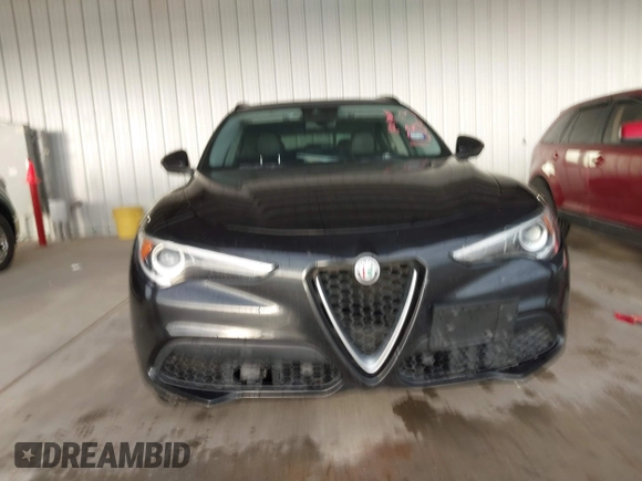 2018 Alfa Romeo Stelvio Sport z VIN ZASFAKPN9J7B70085, wystawiony jako IAAI lot #40823547 z przebiegiem Nie podano mil oraz . Historia ofert i sprzedaży dostępna na DreamBid. Obrazek 12.