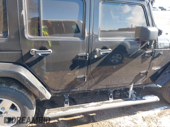 2012 Jeep Wrangler Unlimited Altitude z VIN 1C4HJWEG7CL191444, wystawiony jako IAAI lot #41643441 z przebiegiem 220 785 mil mil oraz . Historia ofert i sprzedaży dostępna na DreamBid. Obrazek 13.