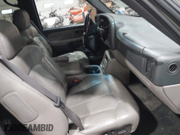2002 Chevrolet Suburban LT with VIN 3GNFK16ZX2G296571, listed as a IAAI auction lot 41979801 with 180,144 mi miles. Bid and sale history available at carsss.com. Image 5.