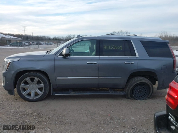 2019 Cadillac Escalade Premium Luxury with VIN 1GYS4CKJ9KR182956, listed as a IAAI auction lot 41353808 with 109,896 mi miles. Bid and sale history available at carsss.com. Image 14.