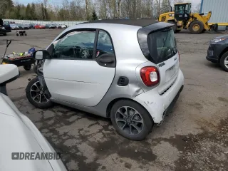 2017 Smart fortwo Pure with VIN WMEFJ5DA0HK176622, listed as a Copart auction lot 51644835 with 59,924 mi miles and Salvage Title. Bid and sale history available at DreamBid. Image 2.
