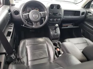 2017 Jeep Patriot High Altitude z VIN 1C4NJRFB4HD196268, wystawiony jako Copart lot #53835805 z przebiegiem 117 110 mil mil oraz Szkoda całkowita • Salvage title. Historia ofert i sprzedaży dostępna na DreamBid. Obrazek 8.