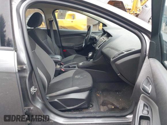 2014 Ford Focus SE with VIN 1FADP3K28EL313161, listed as a IAAI auction lot 42017640 with 111,962 mi miles. Bid and sale history available at carsss.com. Image 5.