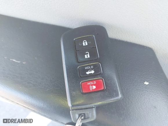 2016 Toyota Avalon Hybrid XLE Premium with VIN 4T1BD1EB2GU052127, listed as a IAAI auction lot 41737260 with 266,841 mi miles. Bid and sale history available at carsss.com. Image 11.