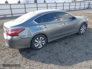 2018 Nissan Altima 2.5 SR with VIN 1N4AL3APXJC123240, listed as a IAAI auction lot 41808689 with 111,920 mi miles. Bid and sale history available at carsss.com. Image 4.