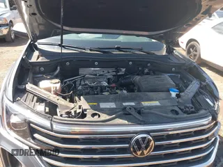 2024 Volkswagen Atlas SE with VIN 1V2HR2CA8RC535094, listed as a IAAI auction lot 42261647 with 36,505 mi miles and . Bid and sale history available at DreamBid. Image 10.