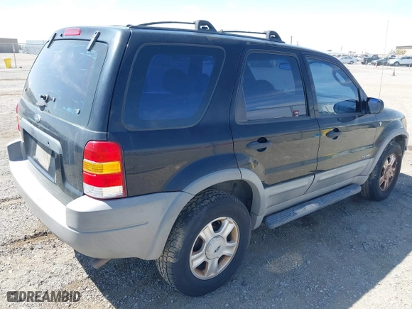 2001 Ford Escape XLT with VIN 1FMYU03141KF43980, listed as a IAAI auction lot 41989002 with 222,344 mi miles. Bid and sale history available at carsss.com. Image 4.