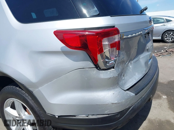 2018 Ford Explorer XLT z VIN 1FM5K7D87JGB56677, wystawiony jako IAAI lot #41926338 z przebiegiem 101 332 mil mil oraz . Historia ofert i sprzedaży dostępna na DreamBid. Obrazek 6.