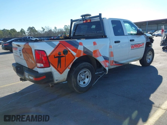 2023 Ram 1500 Tradesman z VIN 1C6RR6FG0PS522900, wystawiony jako IAAI lot #41573571 z przebiegiem 45 128 mil mil oraz . Historia ofert i sprzedaży dostępna na DreamBid. Obrazek 4.