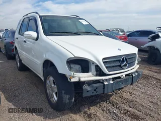 2004 Mercedes-Benz M-Class 3.5L with VIN 4JGAB57E04A502211, listed as a IAAI auction lot 39441932 with 1 mi miles. Bid and sale history available at carsss.com. Image 1.