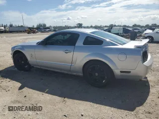 2007 Ford Mustang GT Deluxe with VIN 1ZVHT82H375255005, listed as a Copart auction lot 64924925 with 128,134 mi miles and Clean title. Bid and sale history available at DreamBid. Image 2.