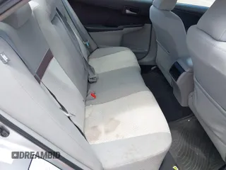 2012 Toyota Camry L z VIN 4T1BF1FK1CU026024, wystawiony jako IAAI lot #42318004 z przebiegiem 121 306 mil mil oraz . Historia ofert i sprzedaży dostępna na DreamBid. Obrazek 8.