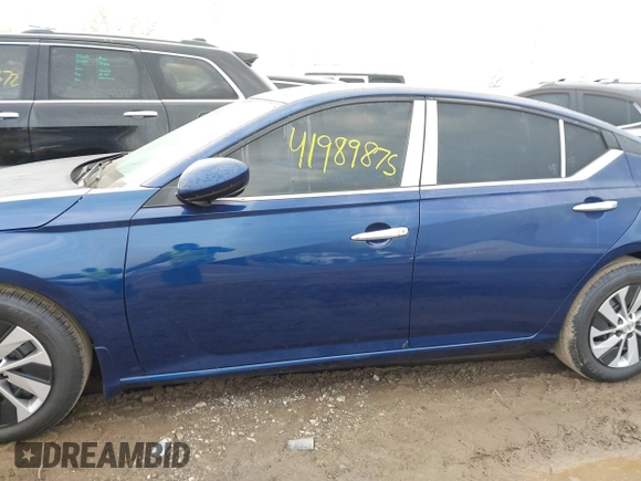 2019 Nissan Altima S with VIN 1N4BL4BV0KC159821, listed as a IAAI auction lot 41989875 with 129,026 mi miles and . Bid and sale history available at carsss.com. Image 14.