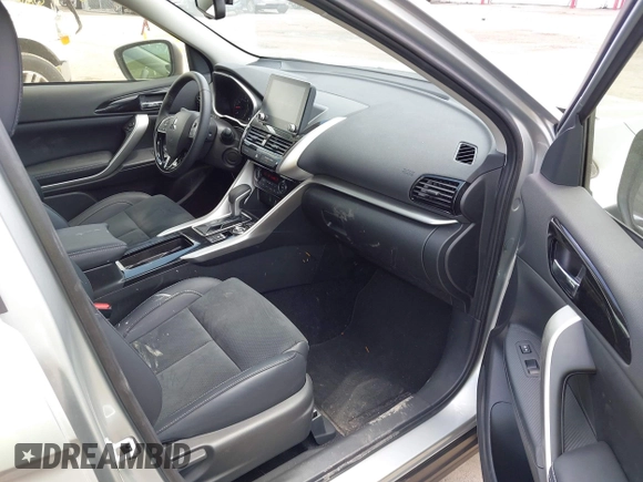 2025 Mitsubishi Eclipse Cross SE with VIN JA4ATWAA1SZ003410, listed as a IAAI auction lot 42117623 with 6,465 mi miles and . Bid and sale history available at DreamBid. Image 5.