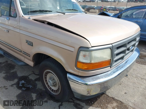 1996 Ford F-150 with VIN 1FTEX15H9TKA25252, listed as a IAAI auction lot 41881908 with 161,371 mi miles. Bid and sale history available at carsss.com. Image 6.