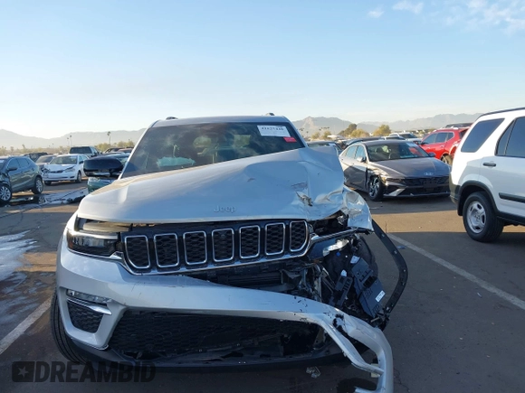 2024 Jeep Grand Cherokee Limited with VIN 1C4RJHBG2RC195432, listed as a IAAI auction lot 41625448 with 6,291 mi miles and . Bid and sale history available at DreamBid. Image 12.