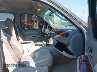 2007 Chevrolet Tahoe LTZ with VIN 1GNFK13057J121978, listed as a IAAI auction lot 42643202 with 240,004 mi miles and . Bid and sale history available at DreamBid. Image 5.