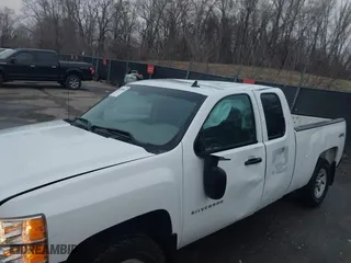 2013 Chevrolet Silverado 1500 Work Truck with VIN 1GCRKPE70DZ165029, listed as a IAAI auction lot 41038004 with 263,102 mi miles. Bid and sale history available at carsss.com. Image 6.