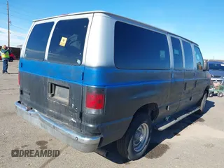 2008 Ford Econoline Passenger XL with VIN 1FBNE31L88DA20555, listed as a IAAI auction lot 38737871 with 118,265 mi miles. Bid and sale history available at carsss.com. Image 4.