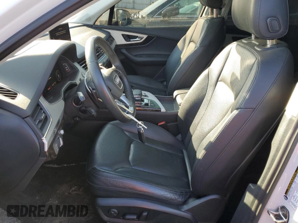 2019 Audi Q7 Prestige with VIN WA1VAAF75KD011398, listed as a Copart auction lot 49524945 with 103,306 mi miles and Salvage Title. Bid and sale history available at carsss.com. Image 7.