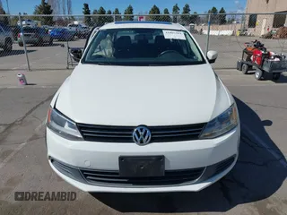 2013 Volkswagen Jetta Sedan SE with VIN 3VWDP7AJ3DM257666, listed as a IAAI auction lot 41805593 with 181,759 mi miles. Bid and sale history available at carsss.com. Image 12.