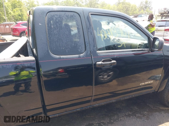 2005 Chevrolet Colorado LS Z71 z VIN 1GCDT196158100185, wystawiony jako IAAI lot #42413707 z przebiegiem 224 330 mil mil oraz . Historia ofert i sprzedaży dostępna na DreamBid. Obrazek 13.