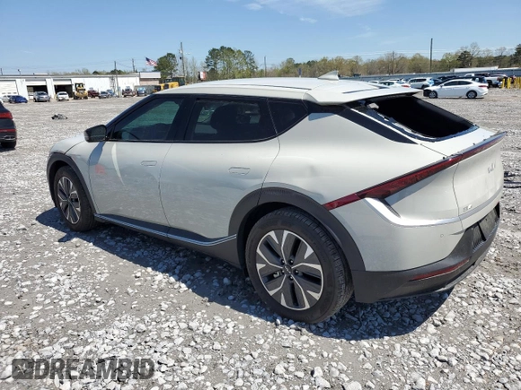 2024 Kia EV6 Light Long Range z VIN KNDC34LAXR5218298, wystawiony jako Copart lot #50439705 z przebiegiem 8 036 mil mil oraz Szkoda całkowita • Salvage title. Historia ofert i sprzedaży dostępna na DreamBid. Obrazek 2.