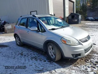 2008 Suzuki SX4 with VIN JS2YB417885100173, listed as a IAAI auction lot 41989892 with 177,868 mi miles. Bid and sale history available at carsss.com. Image 1.