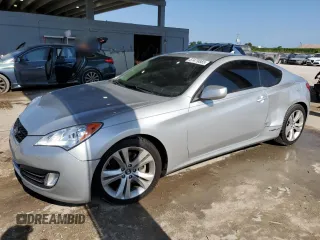 2010 Hyundai Genesis Coupe Grand Touring z VIN KMHHU6KH8AU040913, wystawiony jako Copart lot #57479885 z przebiegiem Nie podano mil oraz Szkoda całkowita • Salvage title. Historia ofert i sprzedaży dostępna na DreamBid. Obrazek 1.
