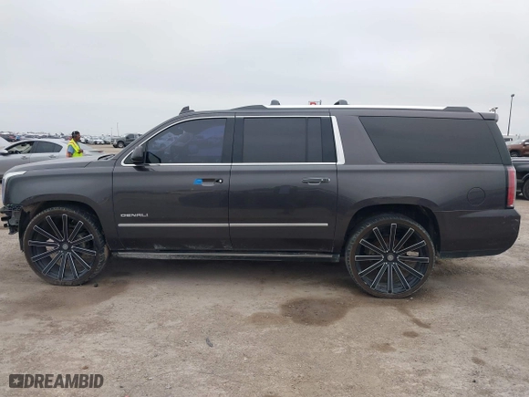 2016 GMC Yukon XL Denali with VIN 1GKS1HKJ7GR186012, listed as a IAAI auction lot 41473177 with 156,280 mi miles. Bid and sale history available at carsss.com. Image 15.