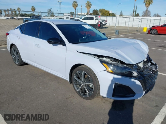 2025 Nissan Altima SR with VIN 1N4BL4CV6SN322491, listed as a IAAI auction lot 41549681 with 4,119 mi miles and . Bid and sale history available at DreamBid. Image 1.
