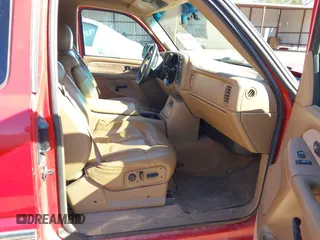 2000 GMC New Sierra 1500 SLE with VIN 2GTEK19T9Y1202371, listed as a IAAI auction lot 41806365 with 110,957 mi miles. Bid and sale history available at carsss.com. Image 5.