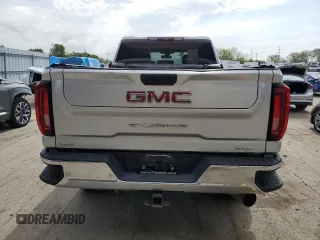 2021 GMC Sierra 2500HD SLT z VIN 1GT49NEY5MF237959, wystawiony jako Copart lot #56130005 z przebiegiem 73 828 mil mil oraz Szkody całkowita. Historia ofert i sprzedaży dostępna na DreamBid. Obrazek 6.