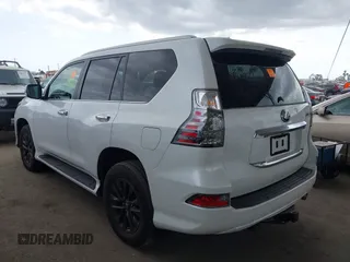 2020 Lexus GX 460 Premium z VIN JTJAM7BX4L5255492, wystawiony jako IAAI lot #41913425 z przebiegiem 33 684 mil mil oraz . Historia ofert i sprzedaży dostępna na DreamBid. Obrazek 3.