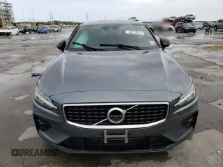 2019 Volvo S60 R-Design with VIN 7JRA22TM8KG015933, listed as a Copart auction lot 78727043 with 44,512 mi miles. Bid and sale history available at carsss.com. Image 5.