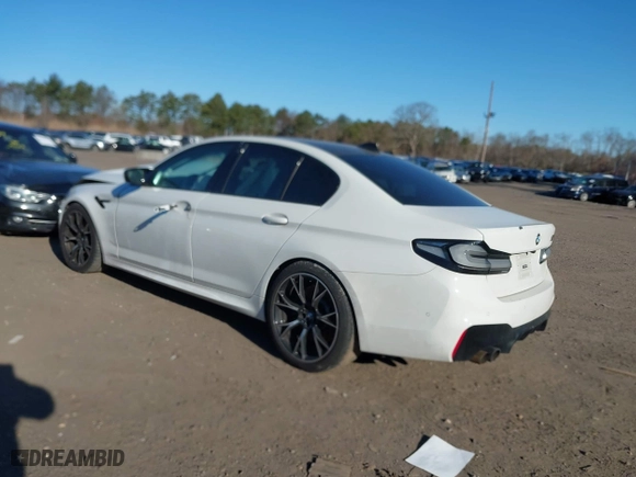 2019 BMW M5 Competition with VIN WBSJF0C57KB285614, listed as a IAAI auction lot 39011419 with 1 mi miles. Bid and sale history available at carsss.com. Image 3.
