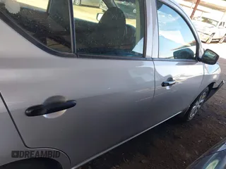 2016 Nissan Versa SV with VIN 3N1CN7AP1GL839352, listed as a IAAI auction lot 41448173 with 77,729 mi miles. Bid and sale history available at carsss.com. Image 13.