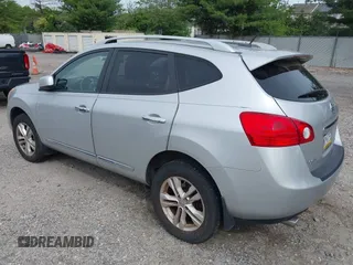 2012 Nissan Rogue S z VIN JN8AS5MVXCW719134, wystawiony jako IAAI lot #42324229 z przebiegiem 195 933 mil mil oraz . Historia ofert i sprzedaży dostępna na DreamBid. Obrazek 3.