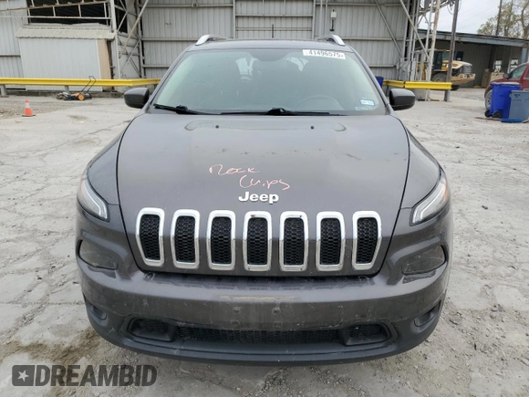 2018 Jeep Cherokee Latitude Plus with VIN 1C4PJLLB4JD590255, listed as a Copart auction lot 41496575 with 74,224 mi miles and Salvage Title. Bid and sale history available at carsss.com. Image 5.