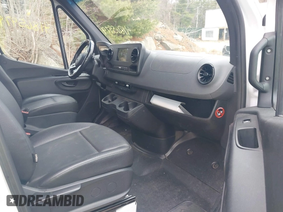 2021 Mercedes-Benz Sprinter Cargo Cargo with VIN W1Y40BHY3MT044744, listed as a IAAI auction lot 41865979 with 139,836 mi miles and . Bid and sale history available at DreamBid. Image 5.