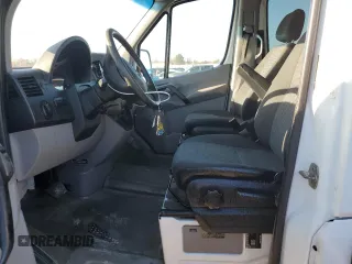 2013 Mercedes-Benz Sprinter Passenger with VIN WDZPE7CC6D5809204, listed as a Copart auction lot 80884474 with 92,819 mi miles and Salvage Title. Bid and sale history available at carsss.com. Image 7.