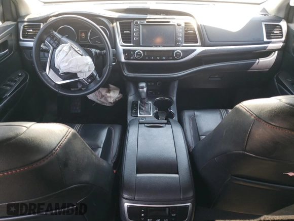 2019 Toyota Highlander SE with VIN 5TDJZRFH8KS604858, listed as a Copart auction lot 69157044 with 119,902 mi miles and Salvage title. Bid and sale history available at DreamBid. Image 8.