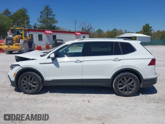 2024 Volkswagen Tiguan SE with VIN 3VVNB7AX2RM022579, listed as a IAAI auction lot 41819850 with 8,651 mi miles and . Bid and sale history available at DreamBid. Image 14.