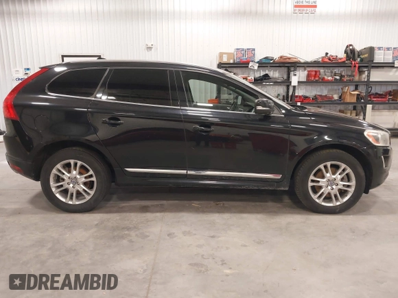 2015 Volvo XC60 T5 Drive-E Premier с VIN YV426MDB9F2590428, выставлен на аукционе IAAI как лот 41868159 с пробегом 121 282 миль миль и . История ставок и продаж доступна на DreamBid. Изображение 13.