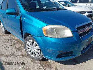 2009 Chevrolet Aveo 1LT z VIN KL1TD56E39B645672, wystawiony jako IAAI lot #42062896 z przebiegiem 131 927 mil mil oraz . Historia ofert i sprzedaży dostępna na DreamBid. Obrazek 6.