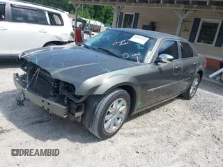 2008 Chrysler 300 C Hemi z VIN 2C3KA63H78H119766, wystawiony jako IAAI lot #42183222 z przebiegiem 149 245 mil mil oraz . Historia ofert i sprzedaży dostępna na DreamBid. Obrazek 2.
